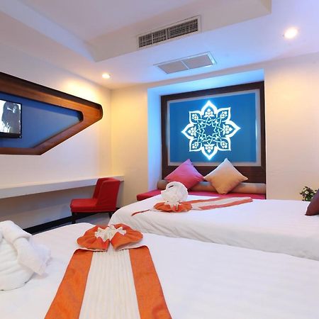 The Royal Palm Beach Front Patong Zewnętrze zdjęcie