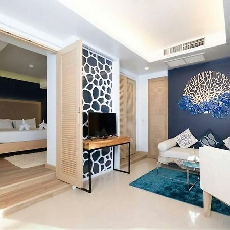 The Royal Palm Beach Front Patong Zewnętrze zdjęcie