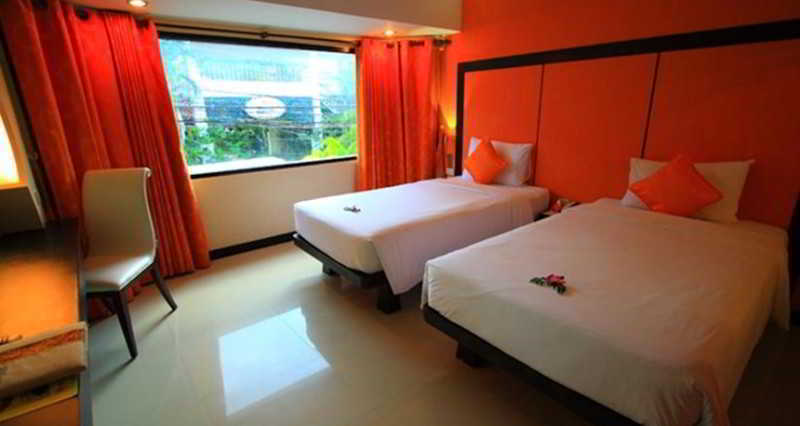 The Royal Palm Beach Front Patong Zewnętrze zdjęcie