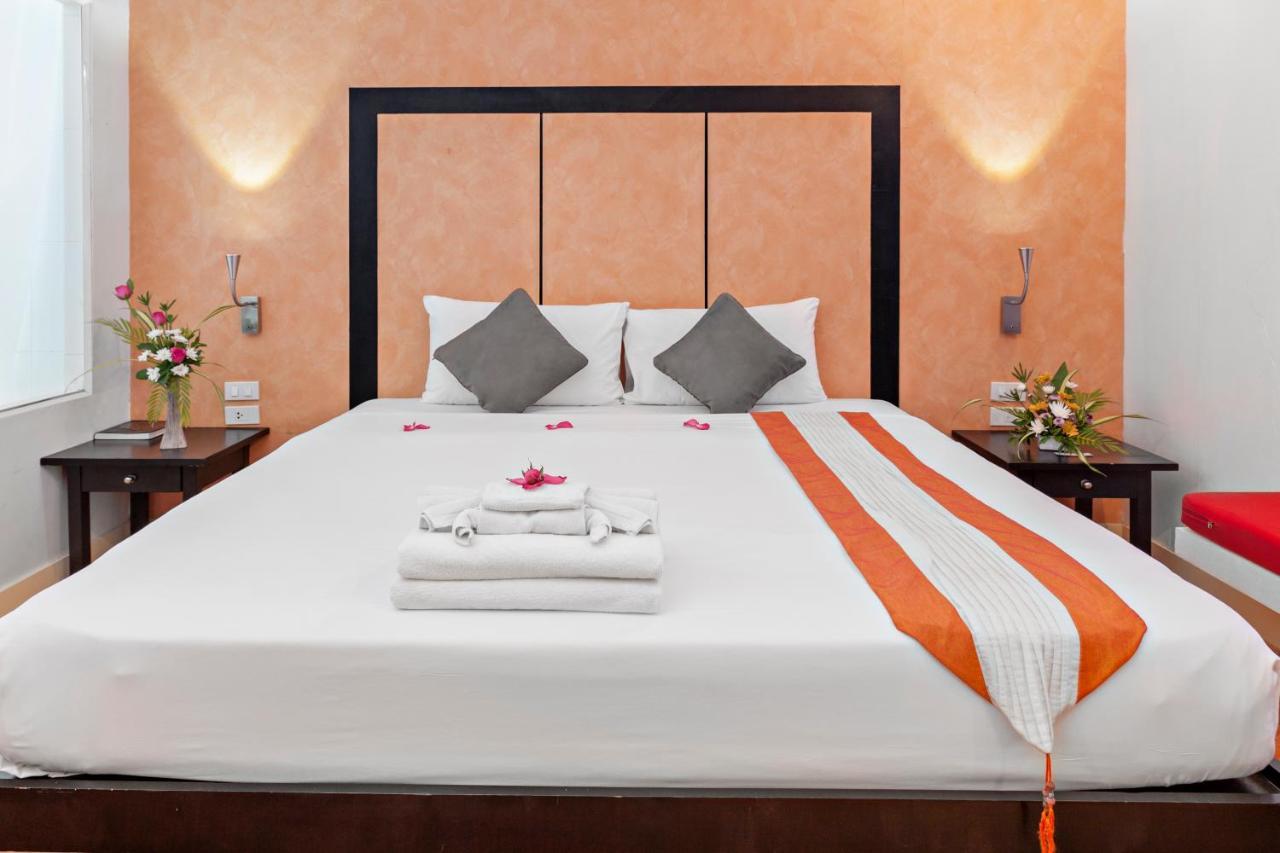 The Royal Palm Beach Front Patong Zewnętrze zdjęcie