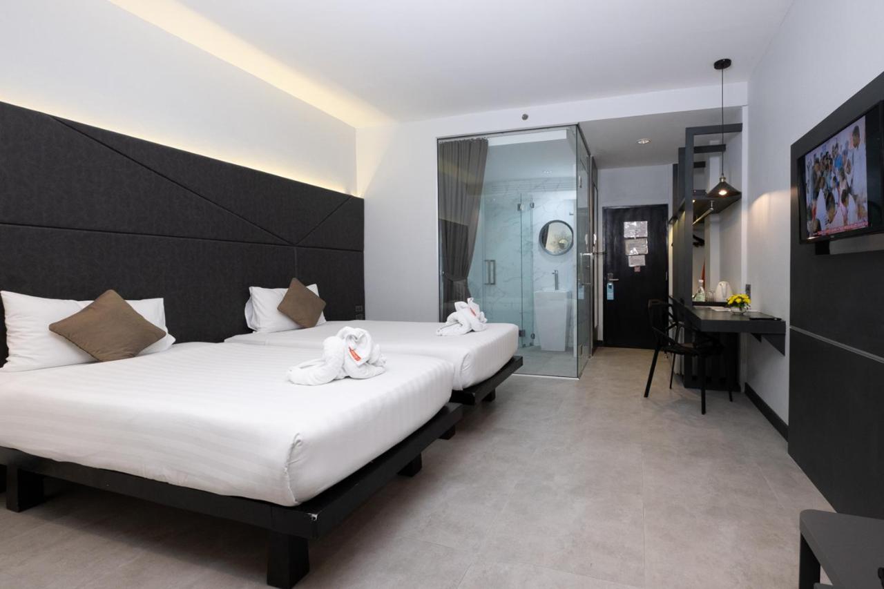 The Royal Palm Beach Front Patong Zewnętrze zdjęcie
