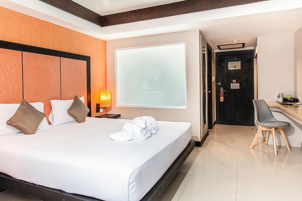 The Royal Palm Beach Front Patong Zewnętrze zdjęcie
