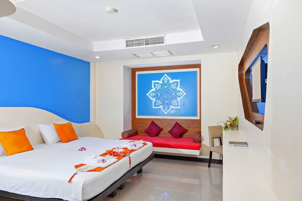 The Royal Palm Beach Front Patong Zewnętrze zdjęcie